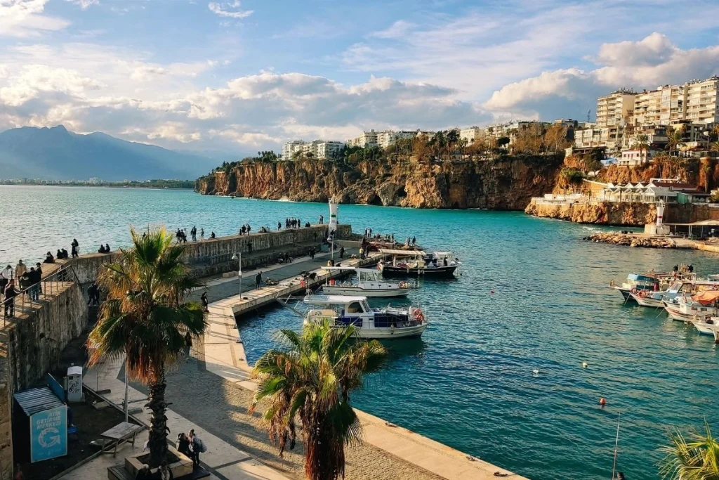 Ist eine Zahnimplantation schmerzhaft oder schädlich? | Sichere Zahnimplantate in Antalya