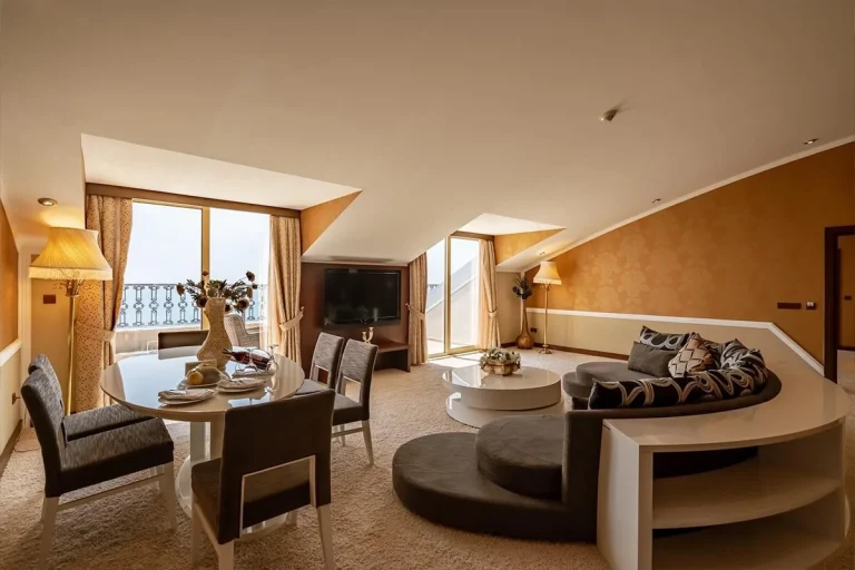 Megasaray room