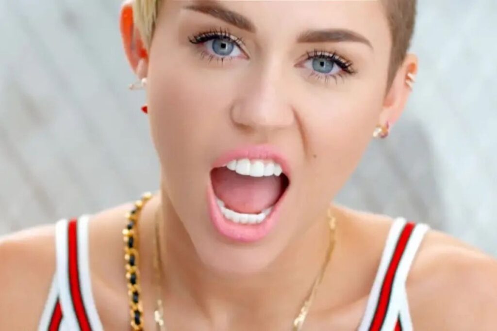 Miley Cyrus Teeth 2025